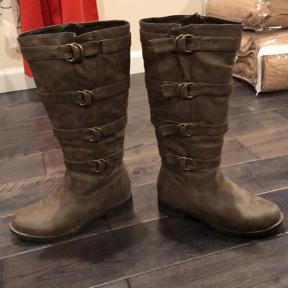 Brown boot - Picture 1 of 2